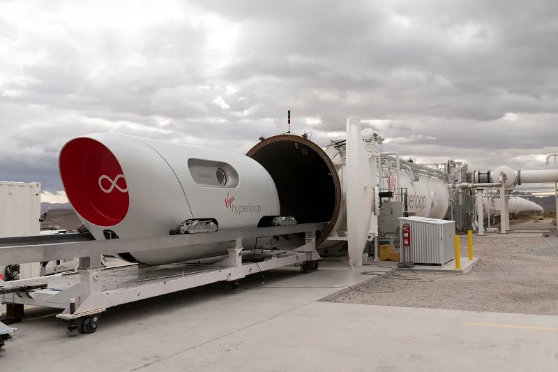 První vlak Hyperloop v roce 2020